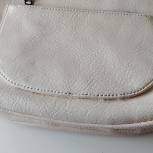 Juicy Couture Crossbody Bag - Picture 6 of 16